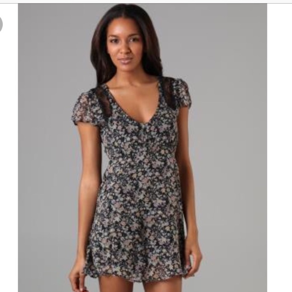 SOLD Winter Kate Floral mini dress - Picture 1 of 4